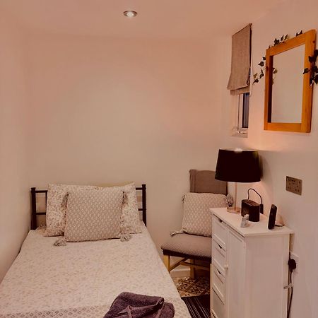 Private Access Small Room In Leicester Free Parking Drinks Zewnętrze zdjęcie